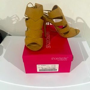 Shoedazzle tan heels Size 8